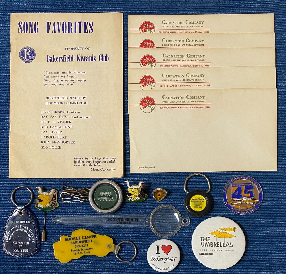 Vtg Mixed Bakersfield California Advertising Lot Button Keychain Carnation 981A